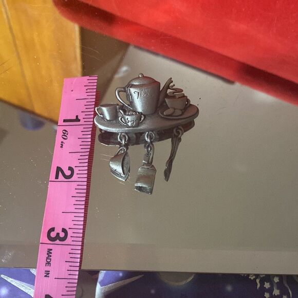Signed JJ Pewter Tea Time Pin - Picture 8 of 9